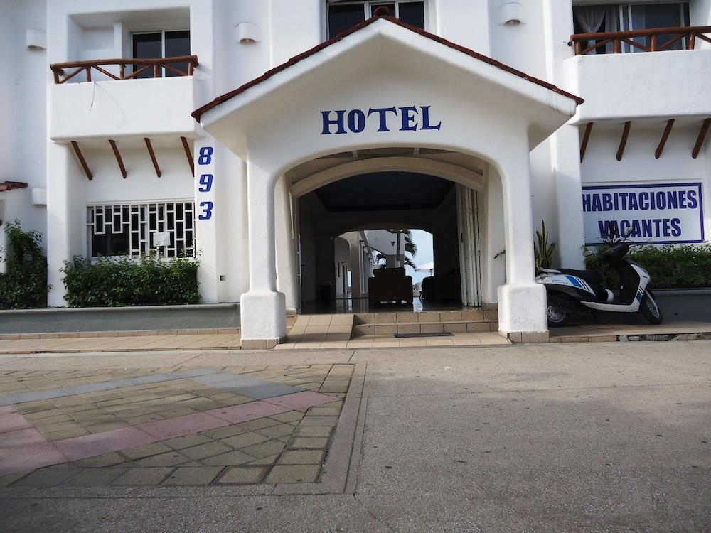 Hotel Bagasi Manzanillo Exterior photo