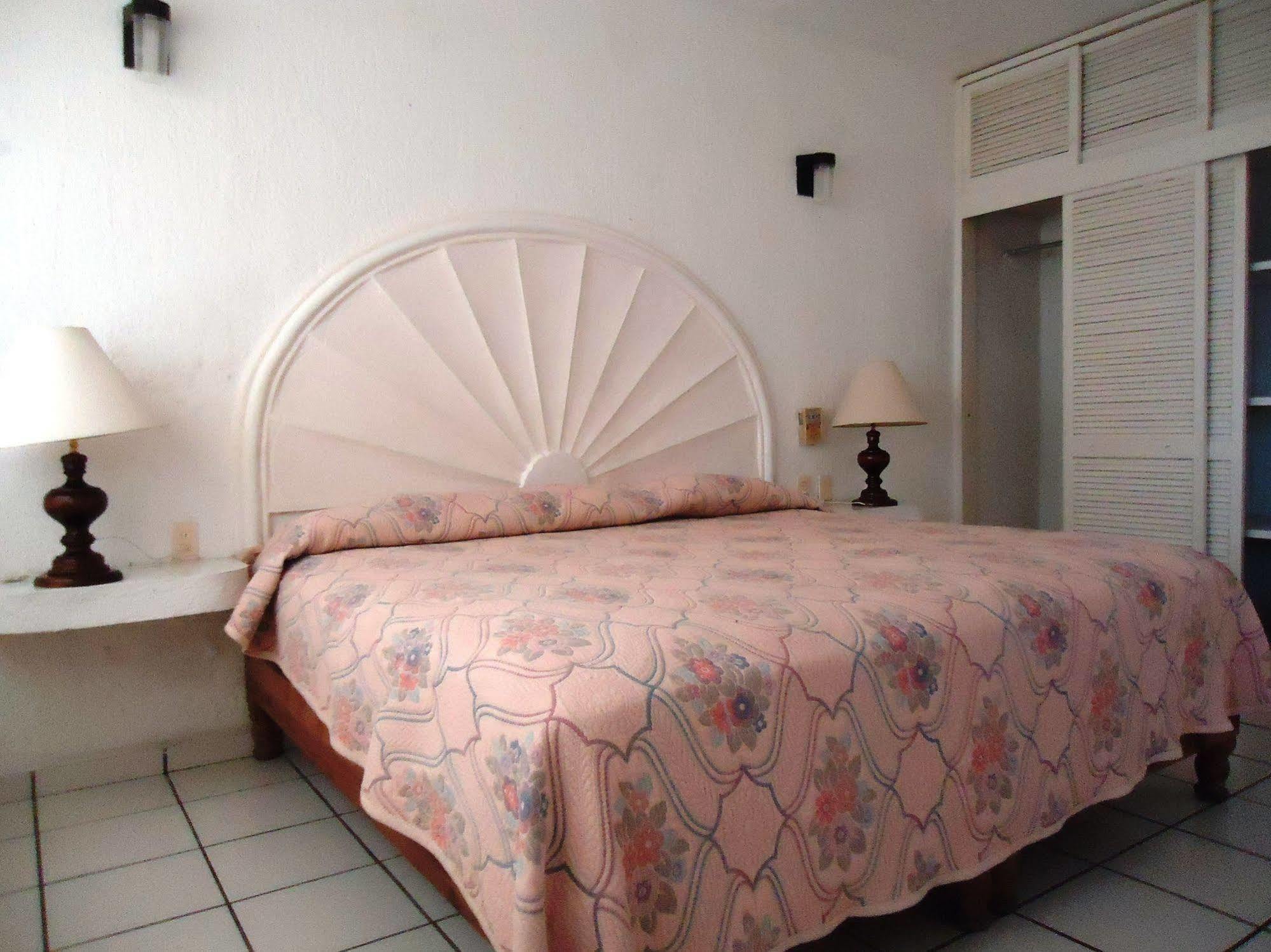Hotel Bagasi Manzanillo Exterior photo